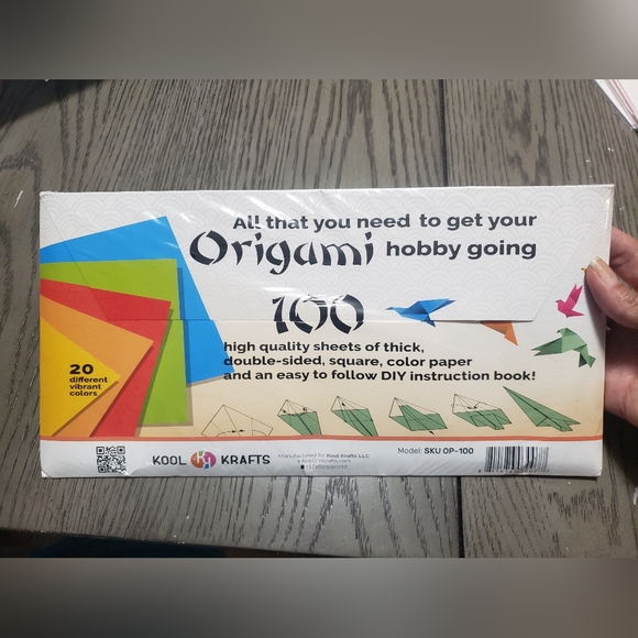 NWT Kool Krafts Origami Paper with illustrated Origami projects - Picture 2 of 2